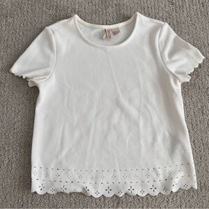 HM scalloped hem top XS NWOT